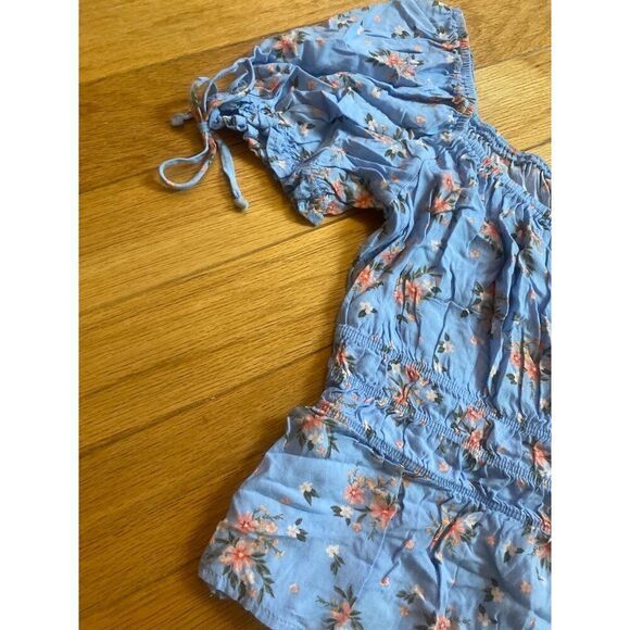 Kingston Grey women's Light Blue Floral Smocked Puff Sleeve cropped Blouse sz M - Picture 2 of 8